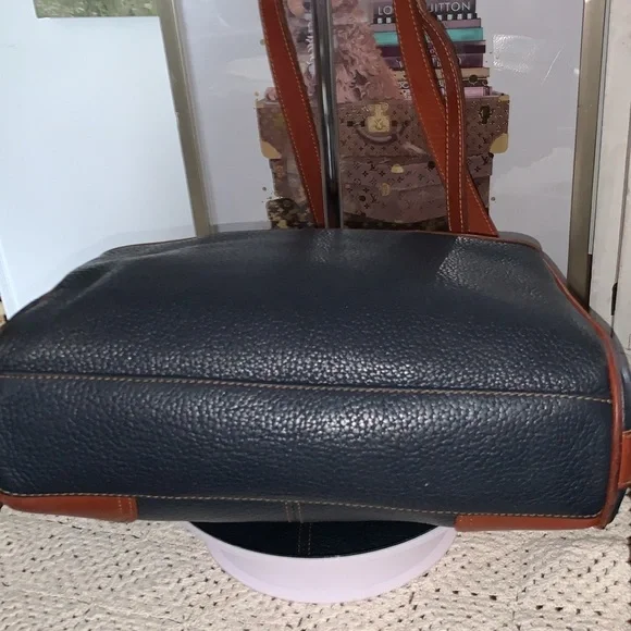 Liz Claiborne Leather Shoulder/Crossbody bag - Picture 7 of 14